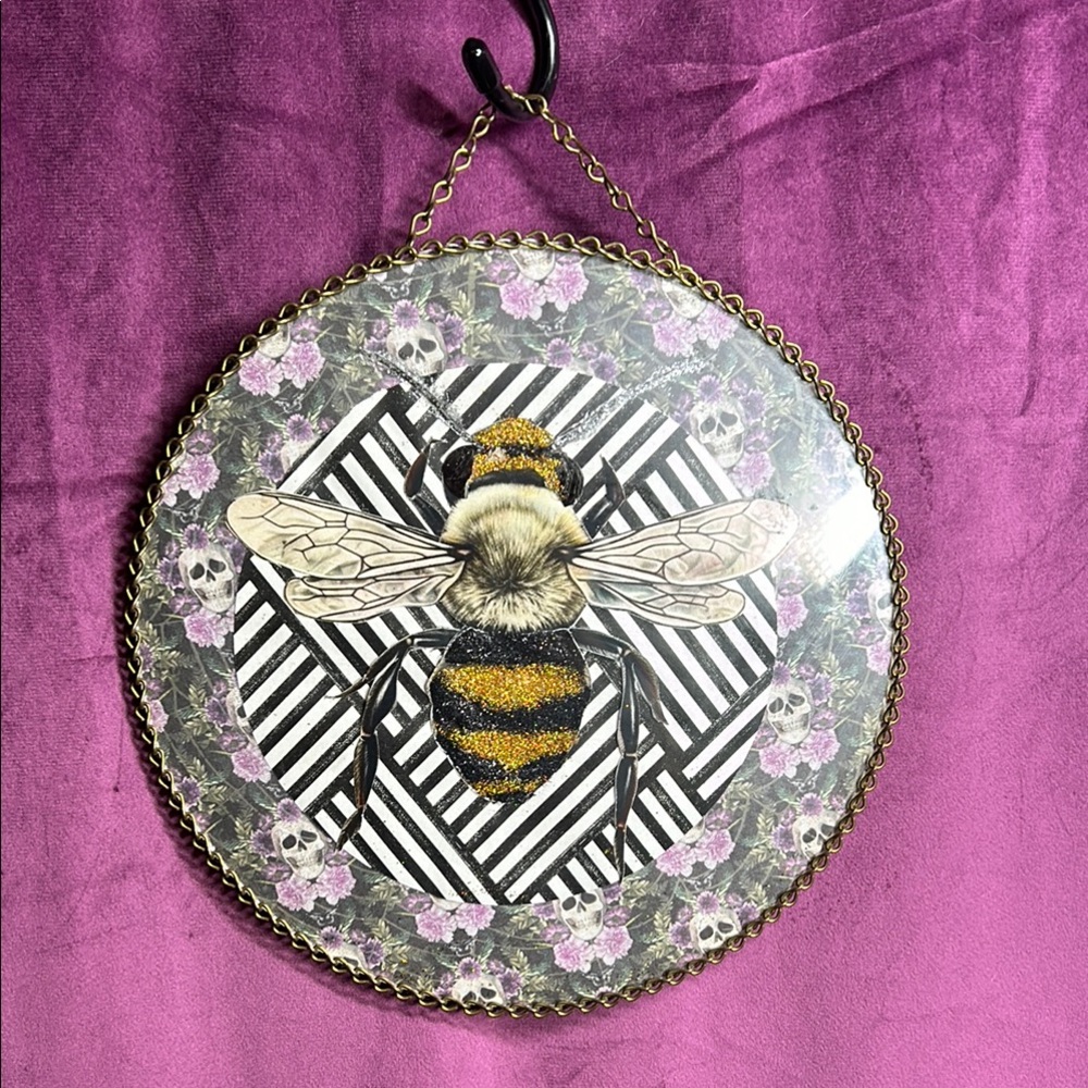Hand Made Black and Yellow Bee Accent Decor
Vintage Flue Cover Glass frame